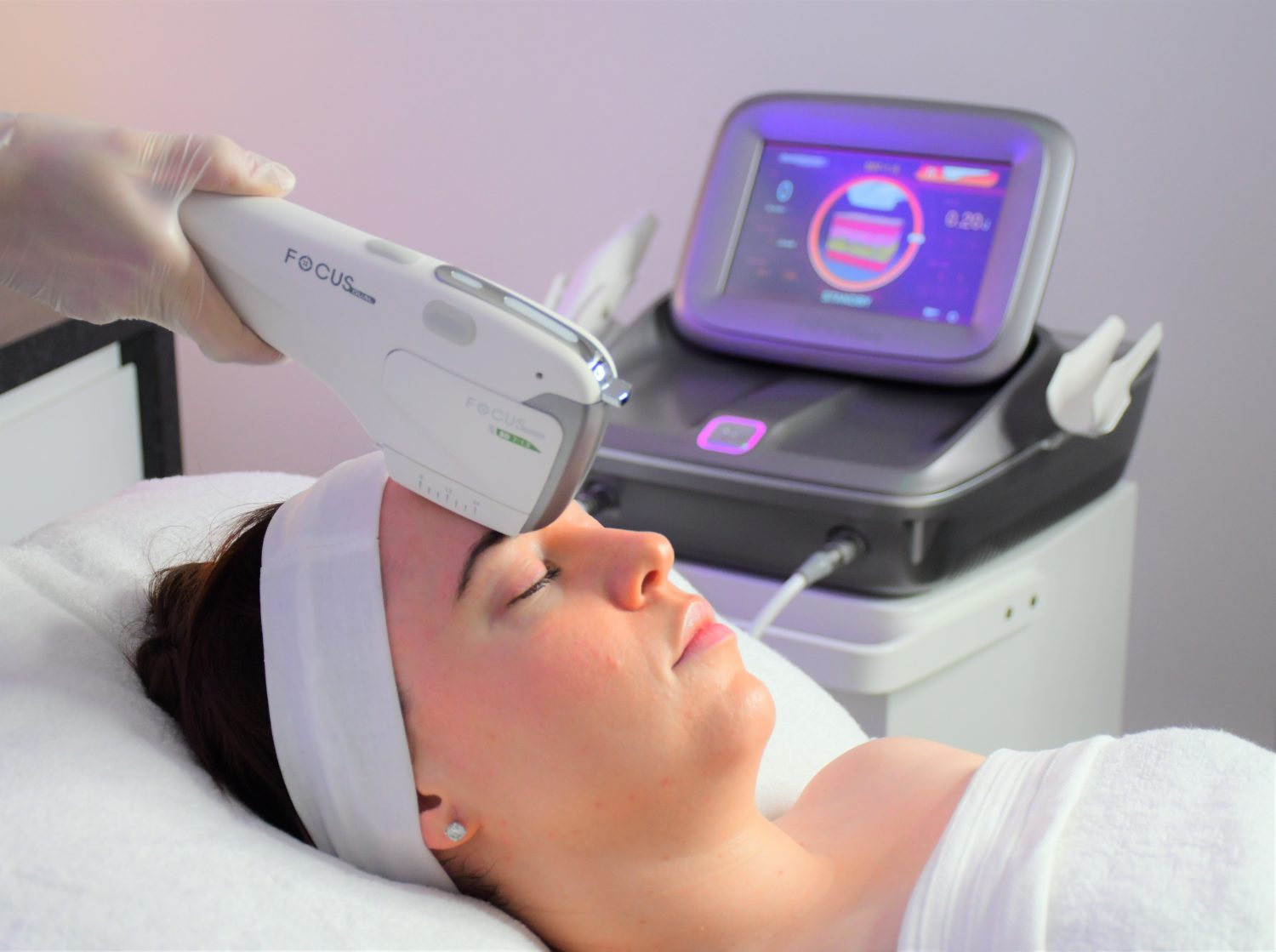 What Are the Advantages of Combining HIFU with Radiofrequency Microneedling?